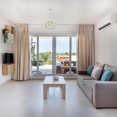 Nice Two Bedroom With Sea View & Pool View Apartment *