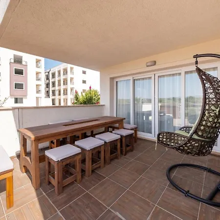 Nice Two Bedroom With Sea View & Pool View Apartment